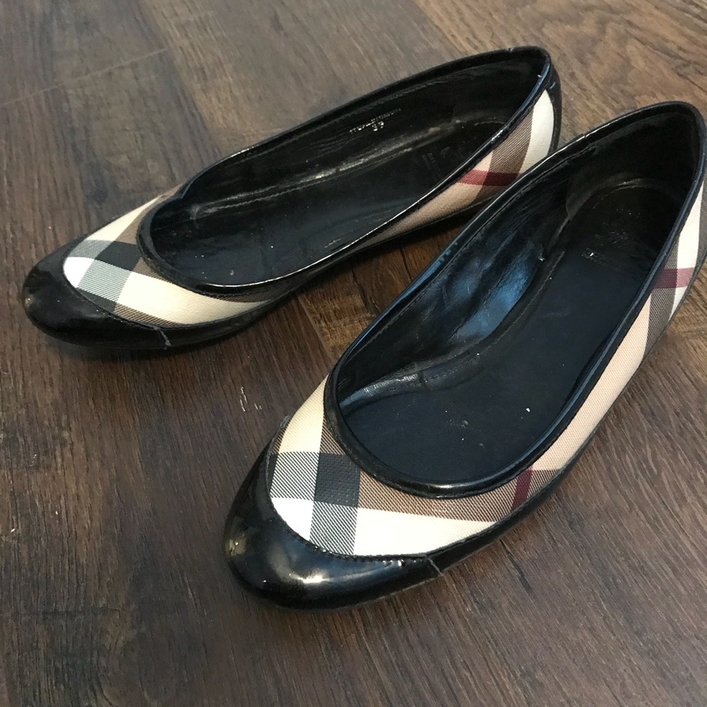🔥 100% Authentic Burberry Flats! 🔥